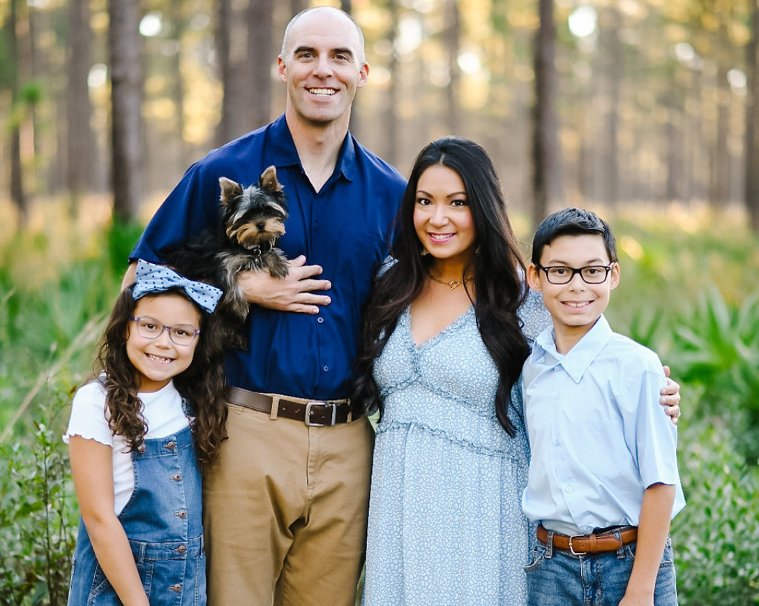 The Handke family with their dog